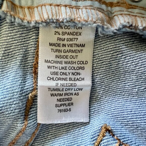 Comfortable a.n.a. Wide Leg Denim Capri - Picture 6 of 7